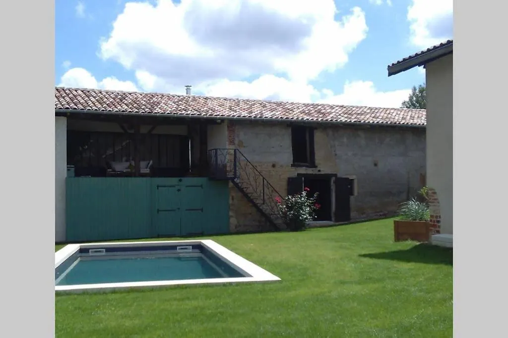 Apartment Gite De Charme 4 Etoiles - Campagne Genouilleux